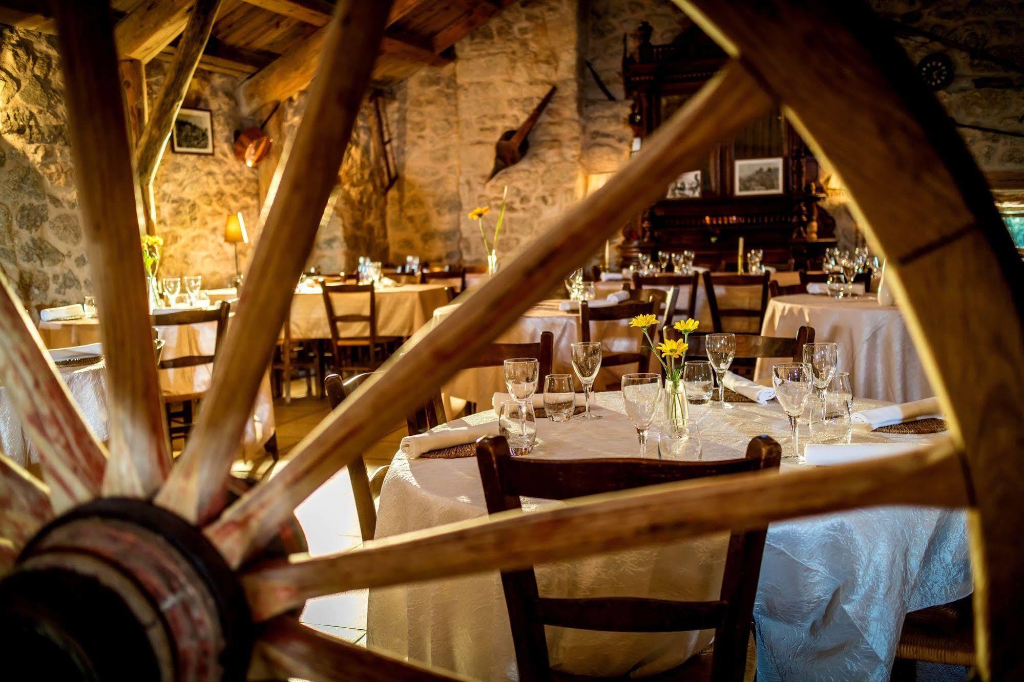 Hotel Restaurant De La Poste Et La Grange Detente, Espace Bien-Etre Chateauneuf-de-Randon Экстерьер фото
